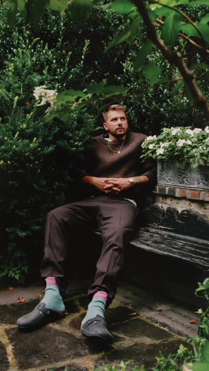 帥的東契奇近期拍攝的一組寫真