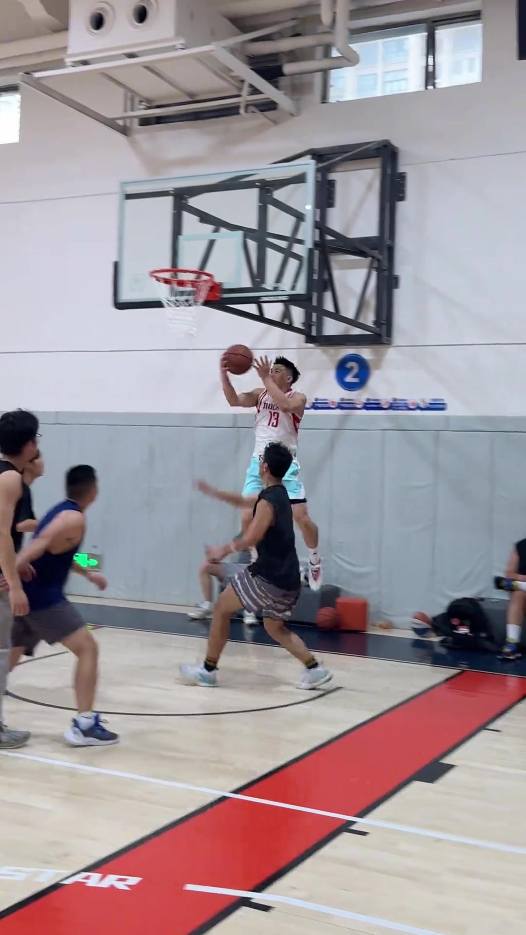 不得不說小哥這幾下確實像火箭登