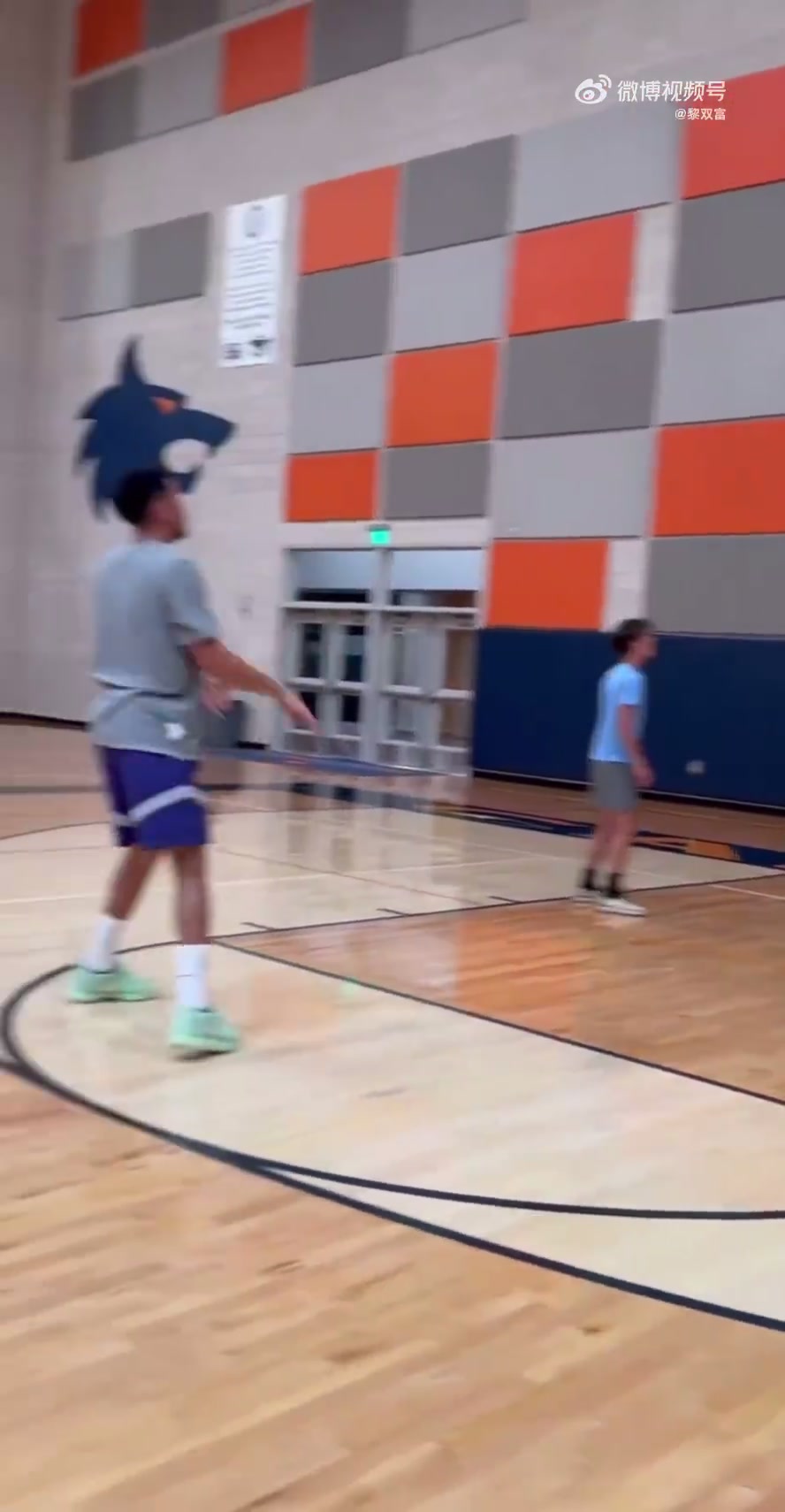 未來同一隊(duì)布克拉塞爾和克里斯蒂一起特訓(xùn)