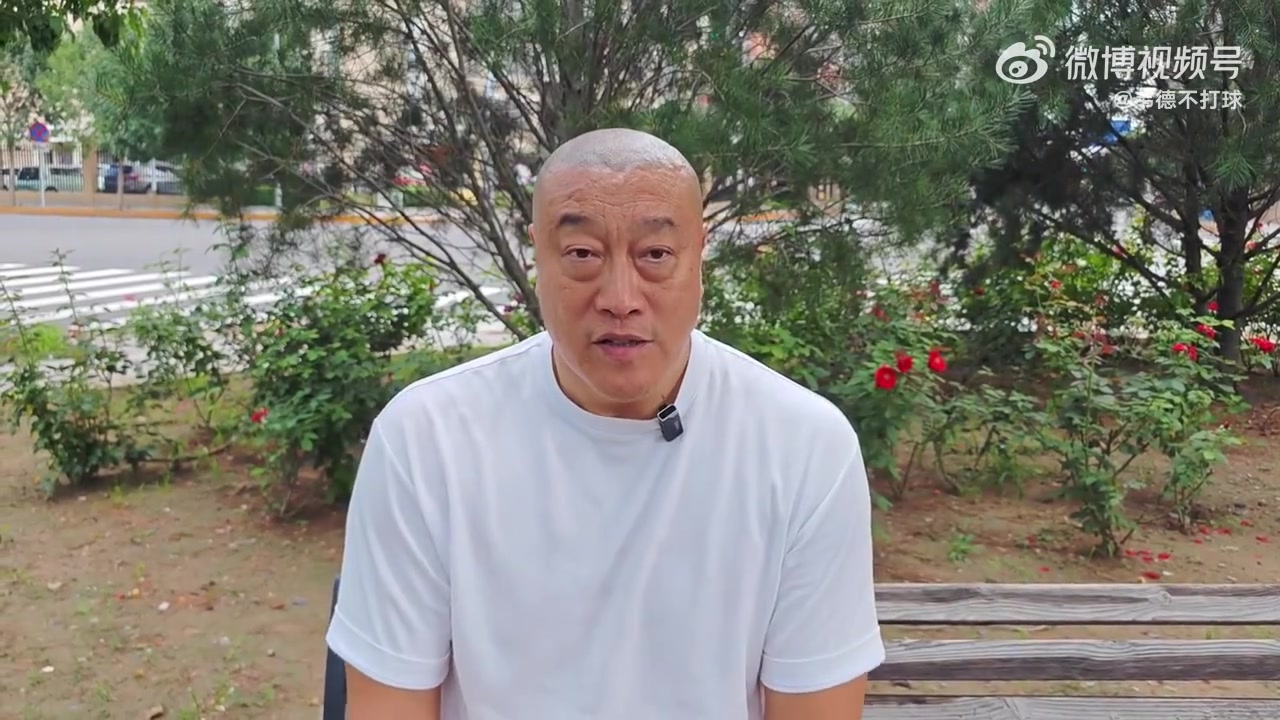 老詹當(dāng)年去熱火算抱團(tuán)嗎馬健當(dāng)然算但抱團(tuán)是一項(xiàng)偉大舉措