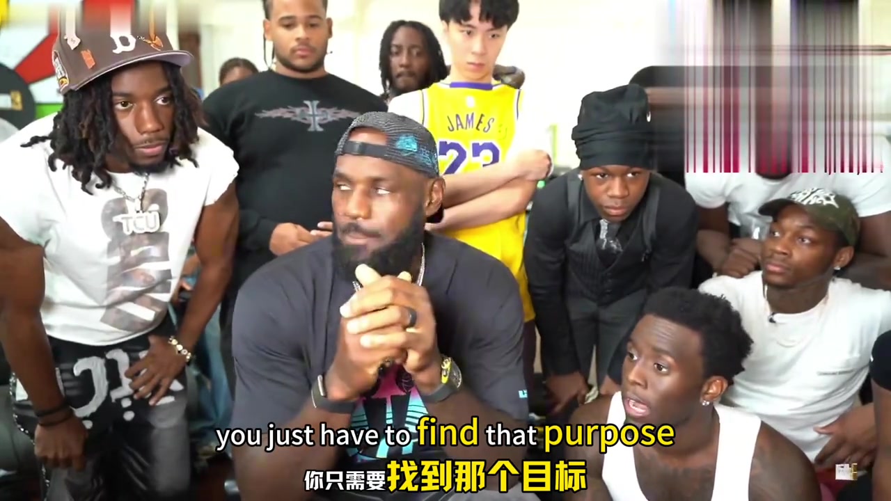 詹姆斯直播最后動情演講別在乎黑子的言論做自己愛自己