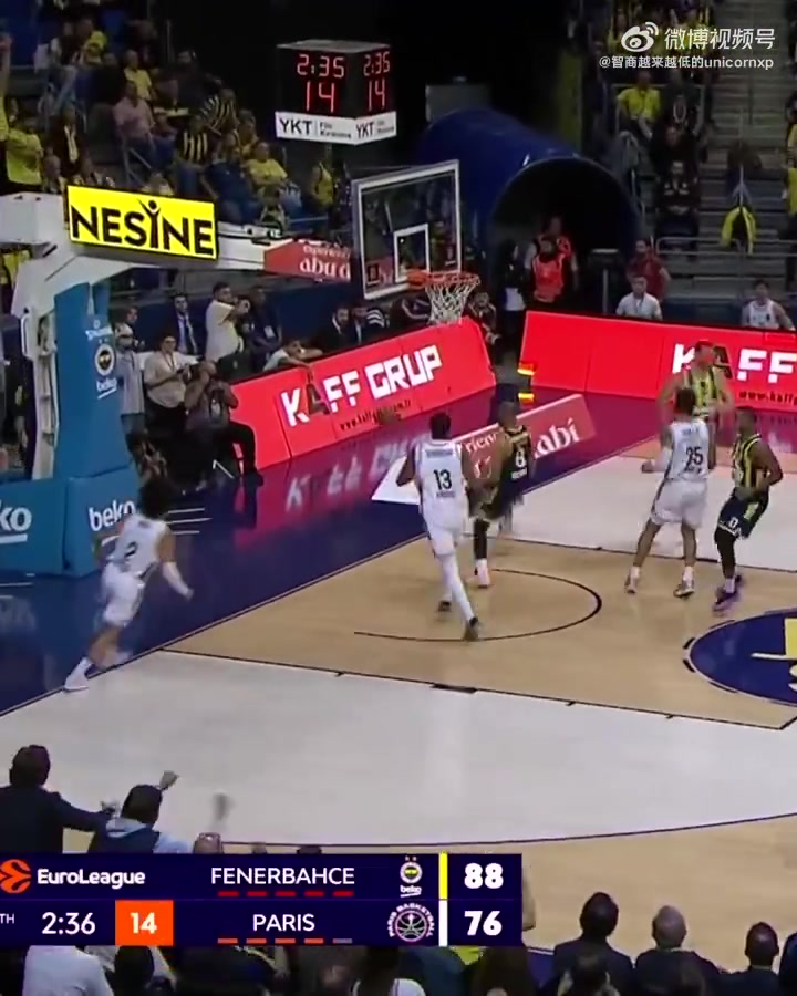 當(dāng)年湖人反籃小王子才24歲的霍頓-塔克在歐洲簡直降維打擊啊