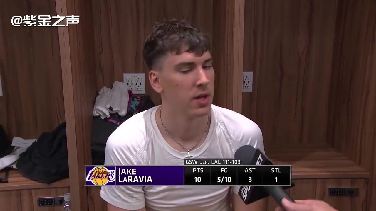 拉拉維亞不論是有球在手還是拉開空間兩種角色定位我都很舒適