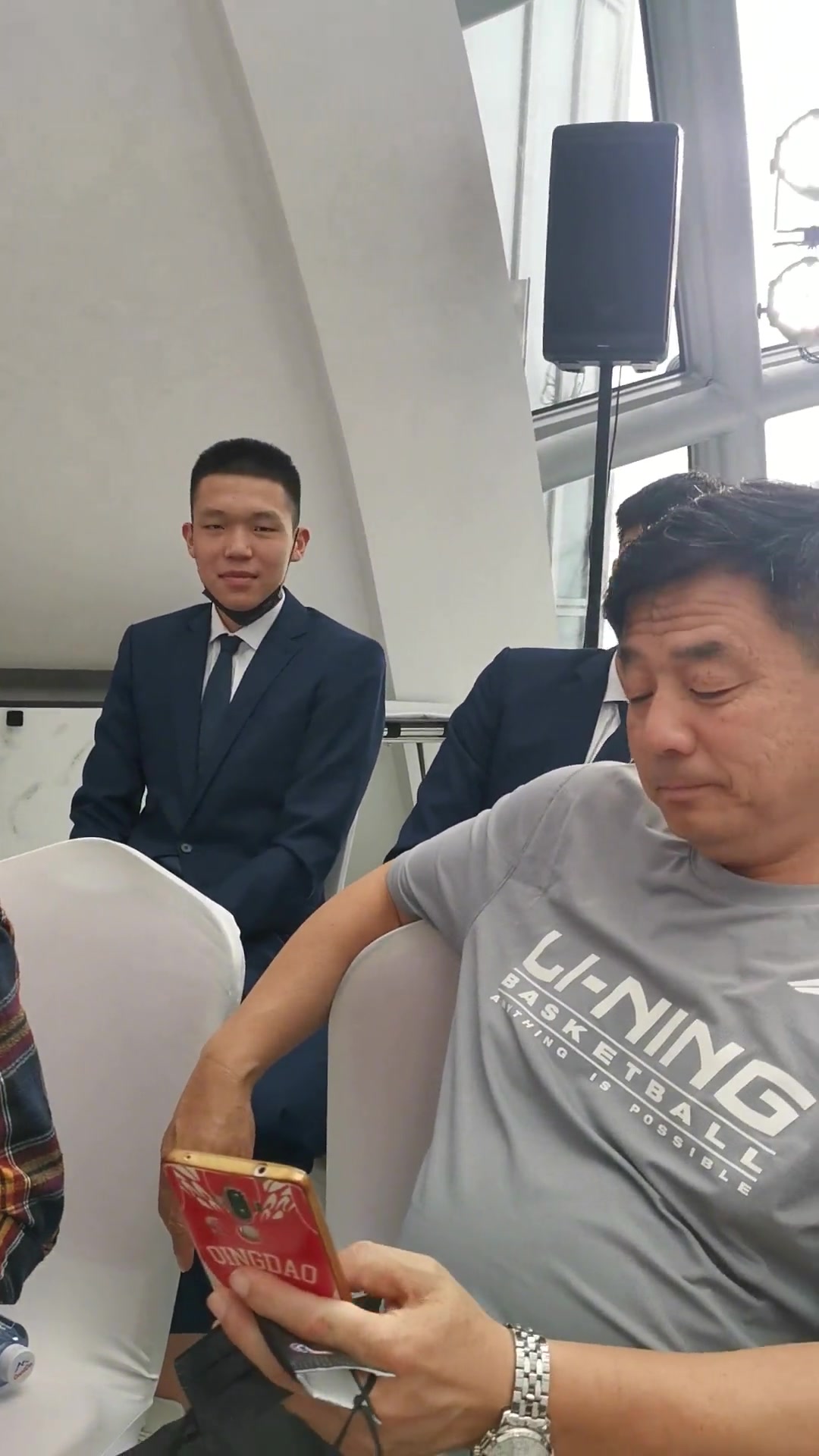 嫩回顧16歲楊瀚森被拍攝的視頻 球迷長得像李景亮