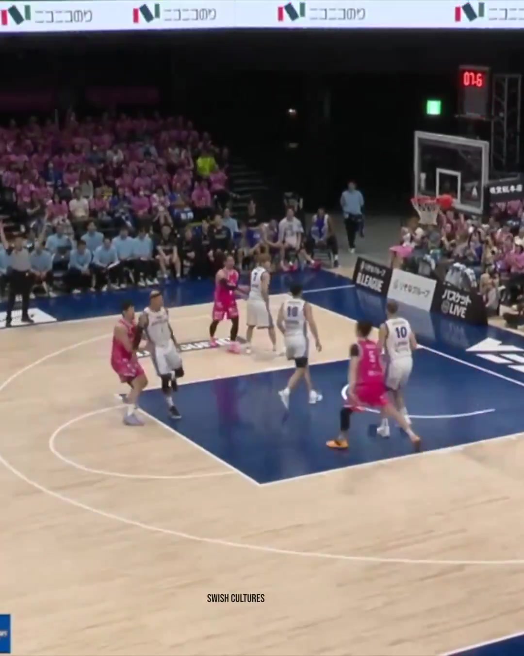 降維打擊湖人舊將斯坦利-約翰遜日本聯(lián)賽25分鐘砍37分