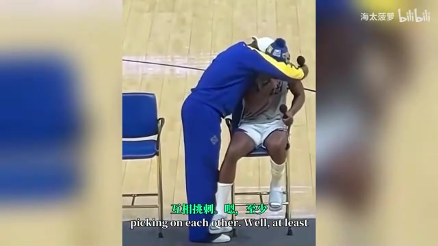 庫里這倆人在干啥巴特勒和希爾德訓(xùn)練中關(guān)于單挑的對(duì)噴