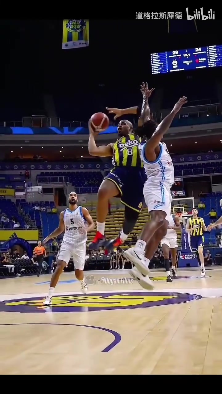 找到適合自己的地方了湖人舊將霍頓塔克在歐洲降維打擊