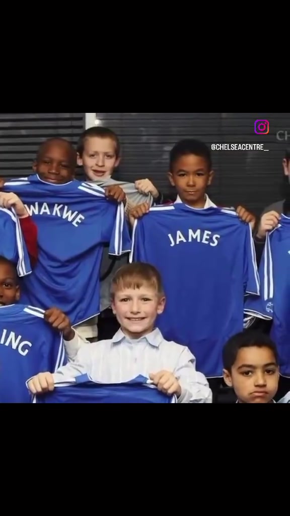 青澀到老成里斯詹姆斯從小到大的變化從小就流淌著藍(lán)軍血液