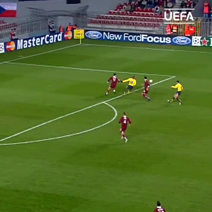 太風(fēng)騷了當(dāng)年亨利神級(jí)停球外腳背破門(mén)什么水平