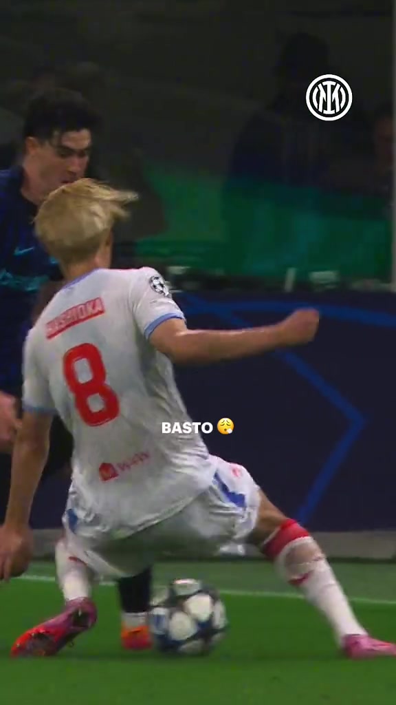 最強(qiáng)左中衛(wèi)國米官推你敢相信這是一名中衛(wèi)球員做出的動作嗎