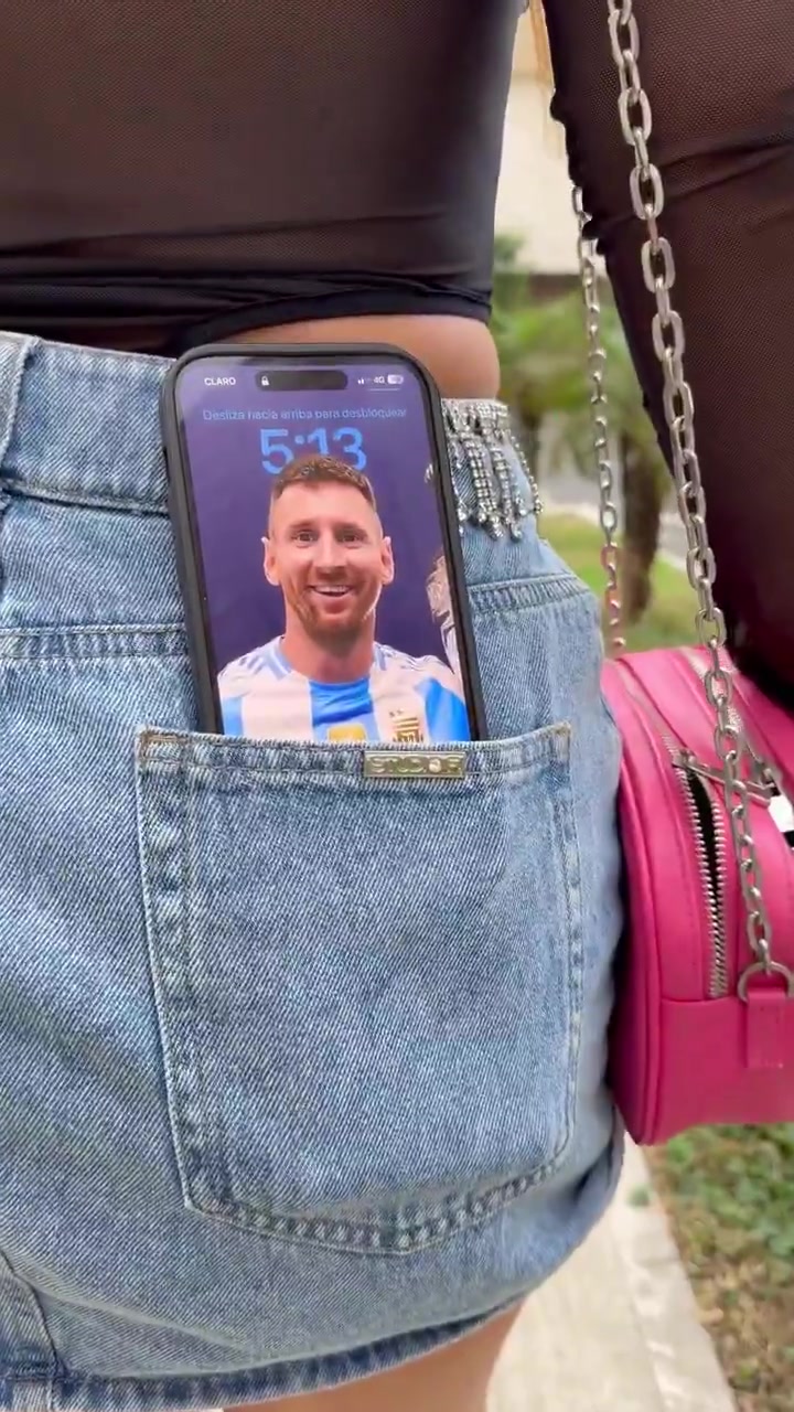 段子不錯C羅粉絲向女友求婚時