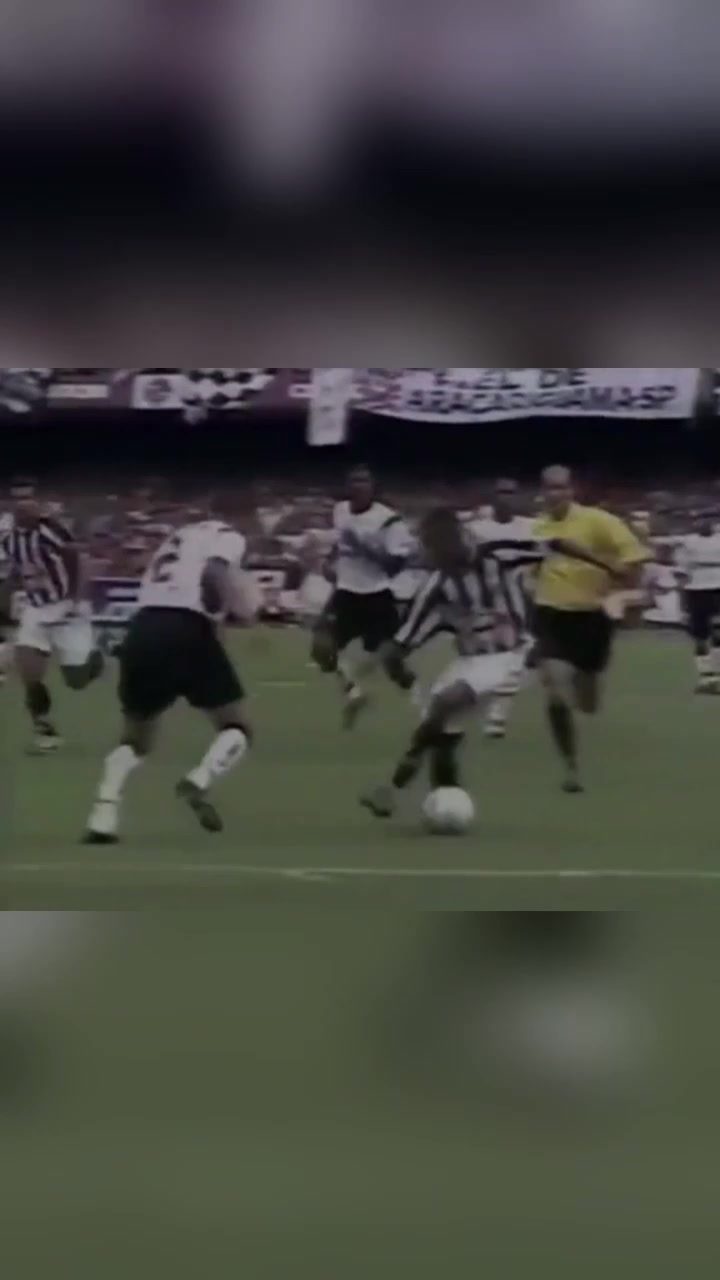 17歲的羅比尼奧成名之作瘋狂連踩8次單車獲得單車少年稱號