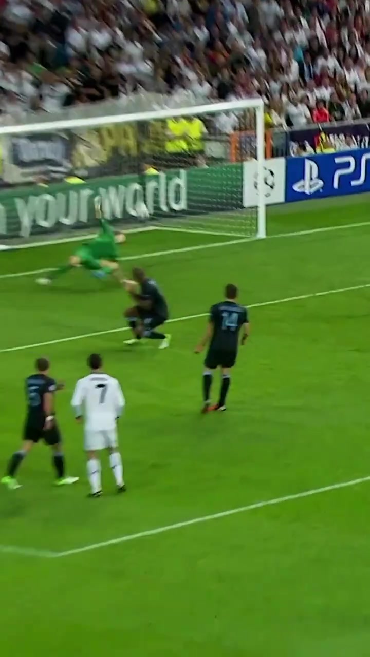 高速的旋轉(zhuǎn)落地再?gòu)椀厝刖W(wǎng)C羅這球進(jìn)的真是神之一筆