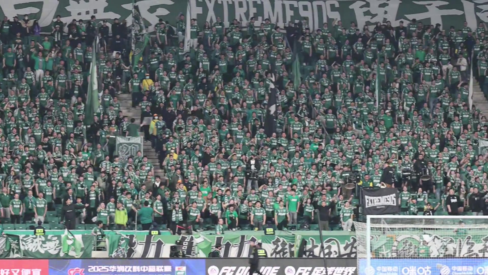 網(wǎng)友工體北看臺的壓迫感在長焦的作用下更加震撼