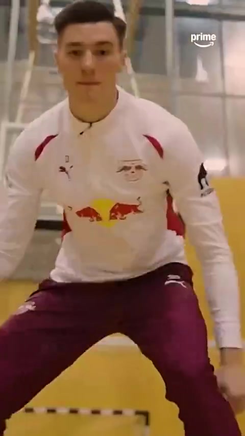 曼聯(lián)買了個(gè)籃球員塞斯科我玩籃球很久最喜歡同胞東契奇