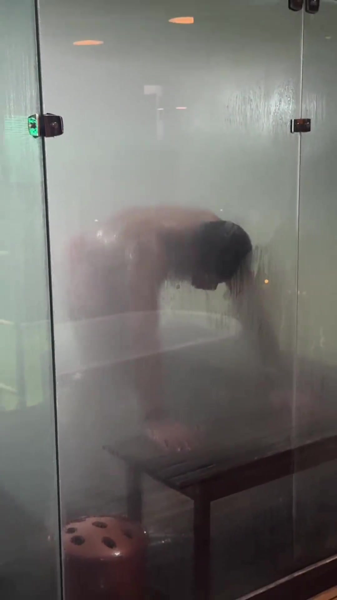 冰火兩重天38歲胡爾克桑拿房出來后直接泡冰浴身體太強了