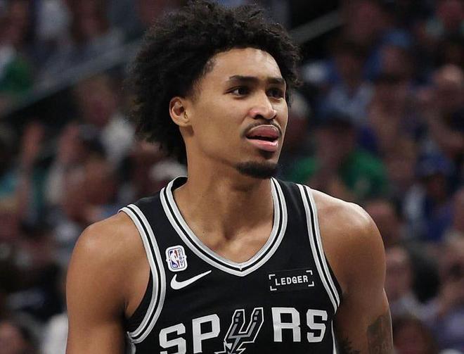 Shams：馬刺榜眼秀迪倫-哈珀左小腿受傷，預(yù)計缺陣數(shù)周