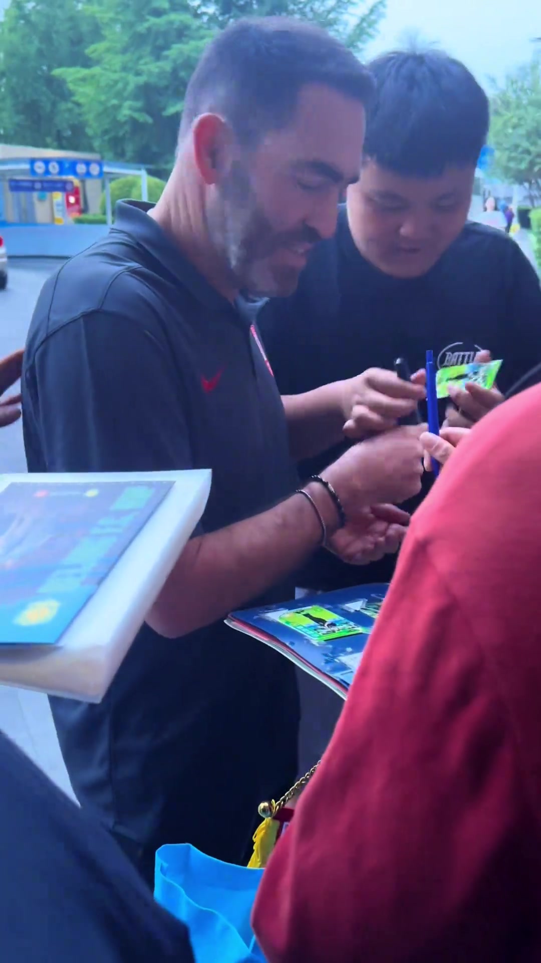 博主埃萊夫賽長(zhǎng)春亞泰抵京前國(guó)安主帥蘇亞雷斯受北京球迷追捧