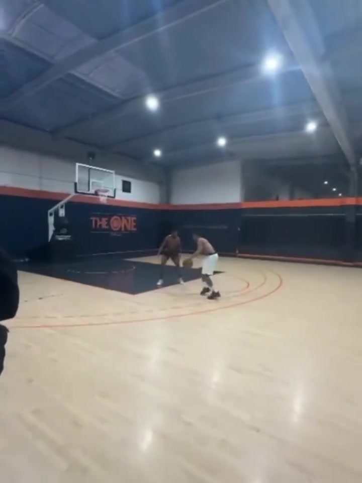 技術(shù)如何姆巴佩籃球1v1成功把球投進