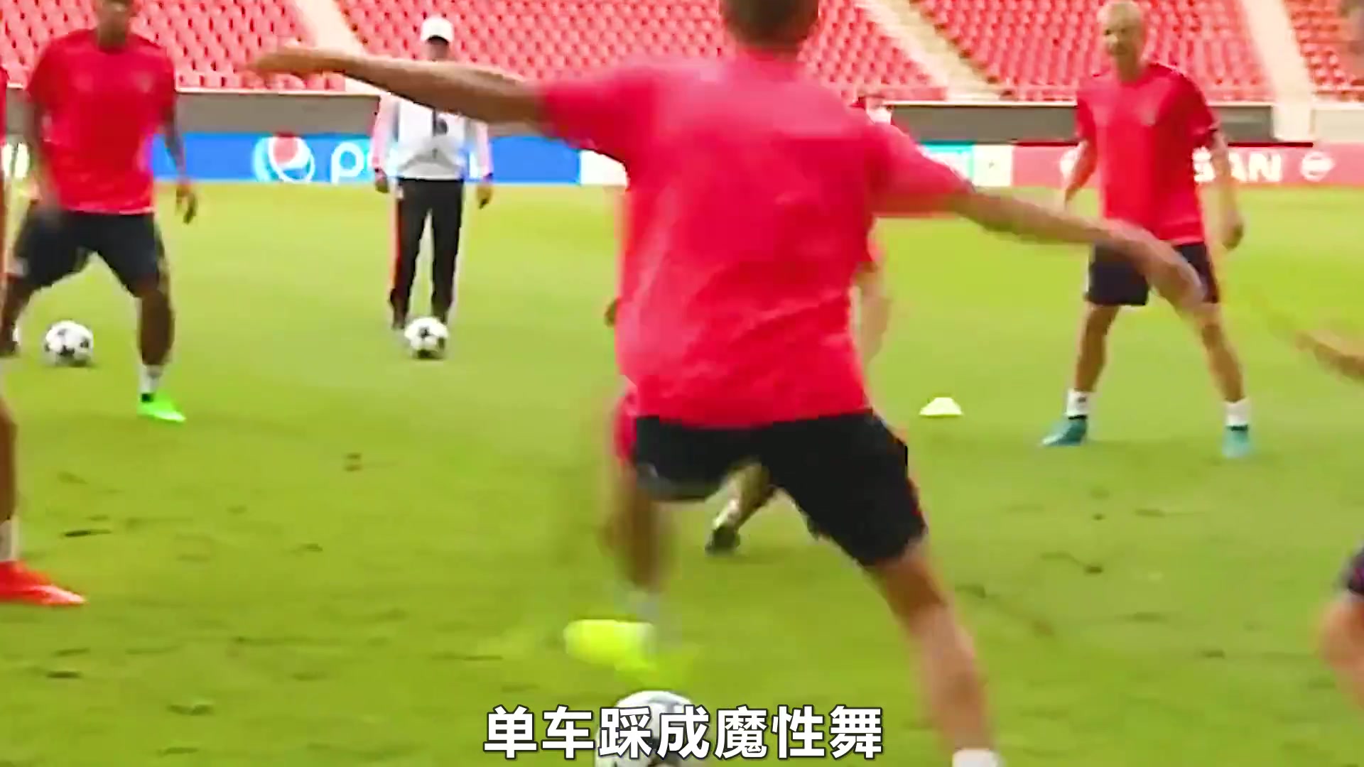 拜仁之魂足球界逗比穆勒定義自己是空間閱讀者