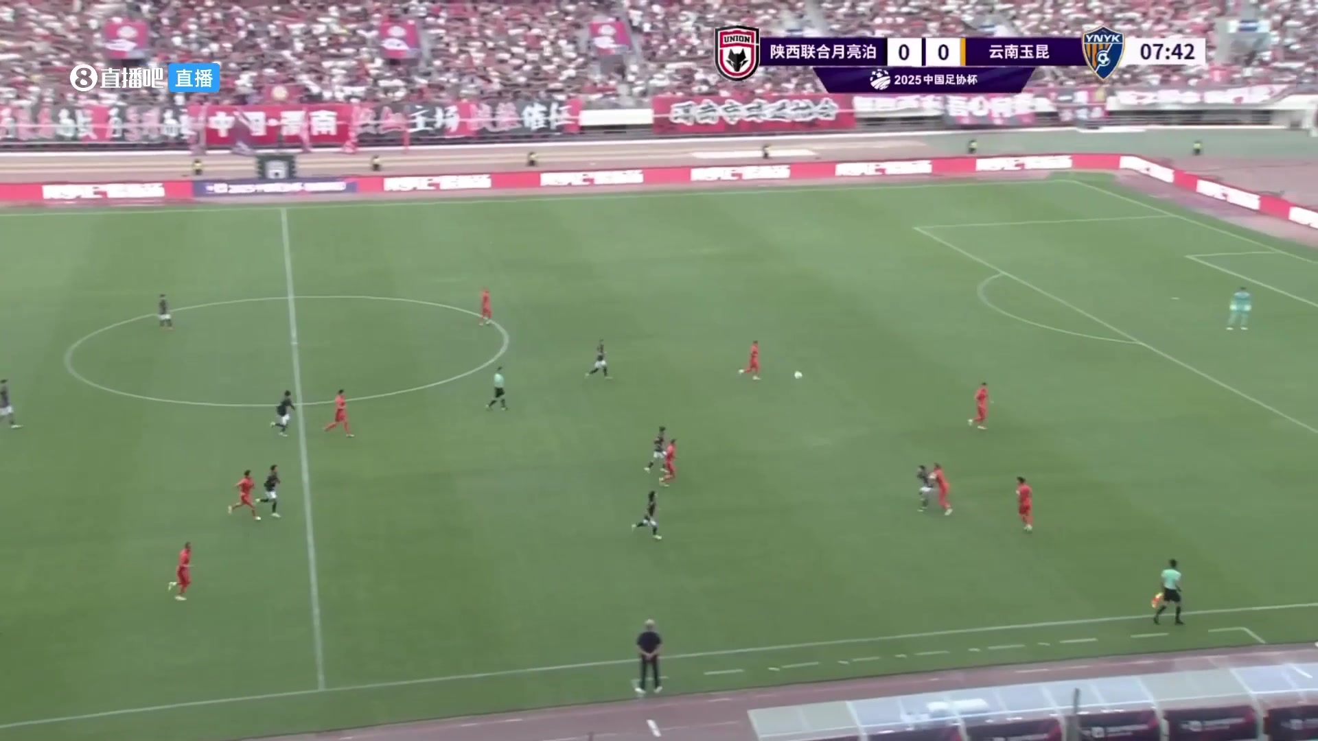 下克上陜西聯(lián)合球員禁區(qū)內(nèi)低射打偏機(jī)會沒把握住啊