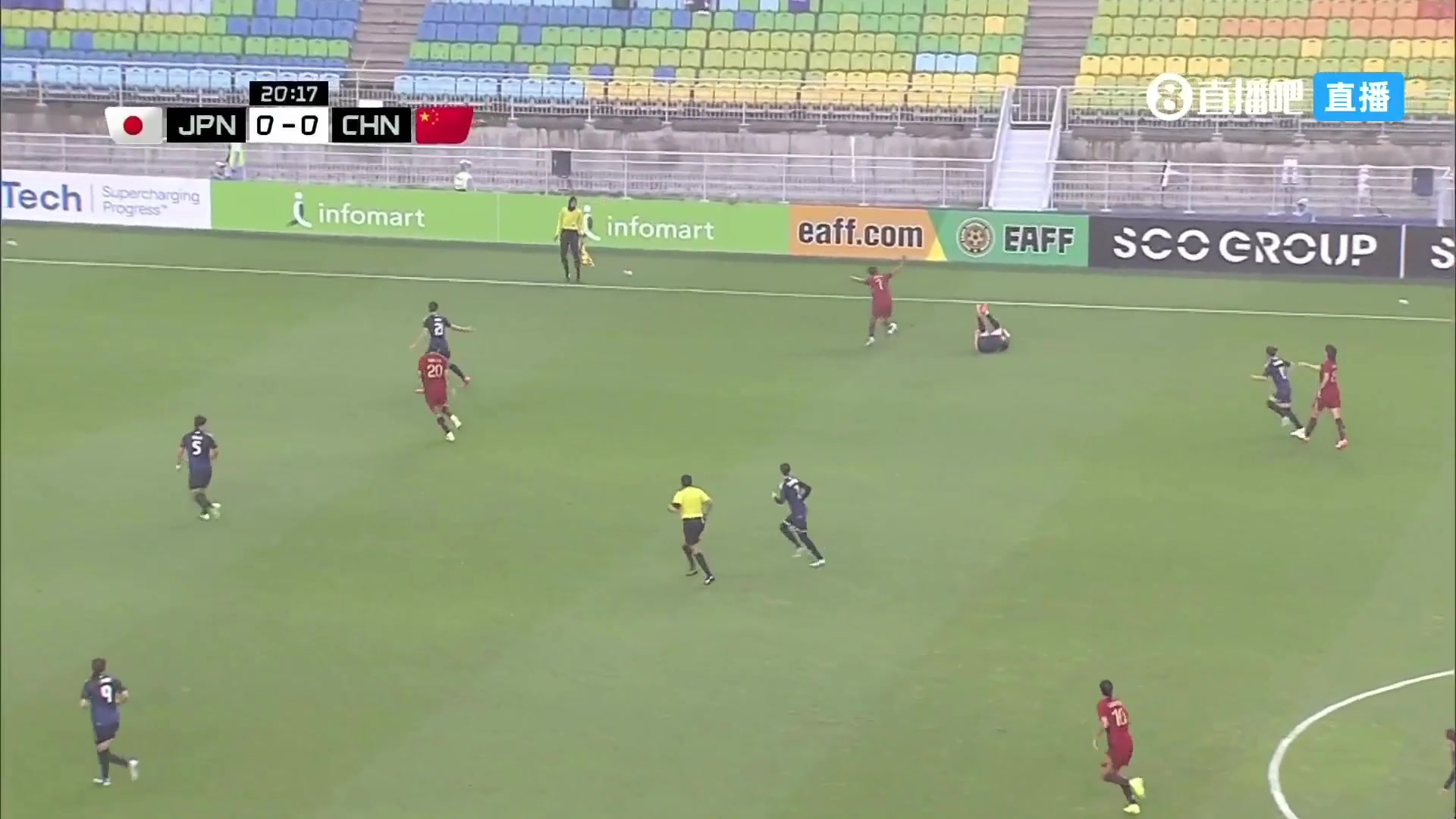 漂亮王霜前場(chǎng)連續(xù)抗開(kāi)兩名對(duì)手單騎闖關(guān)可惜打門稍偏