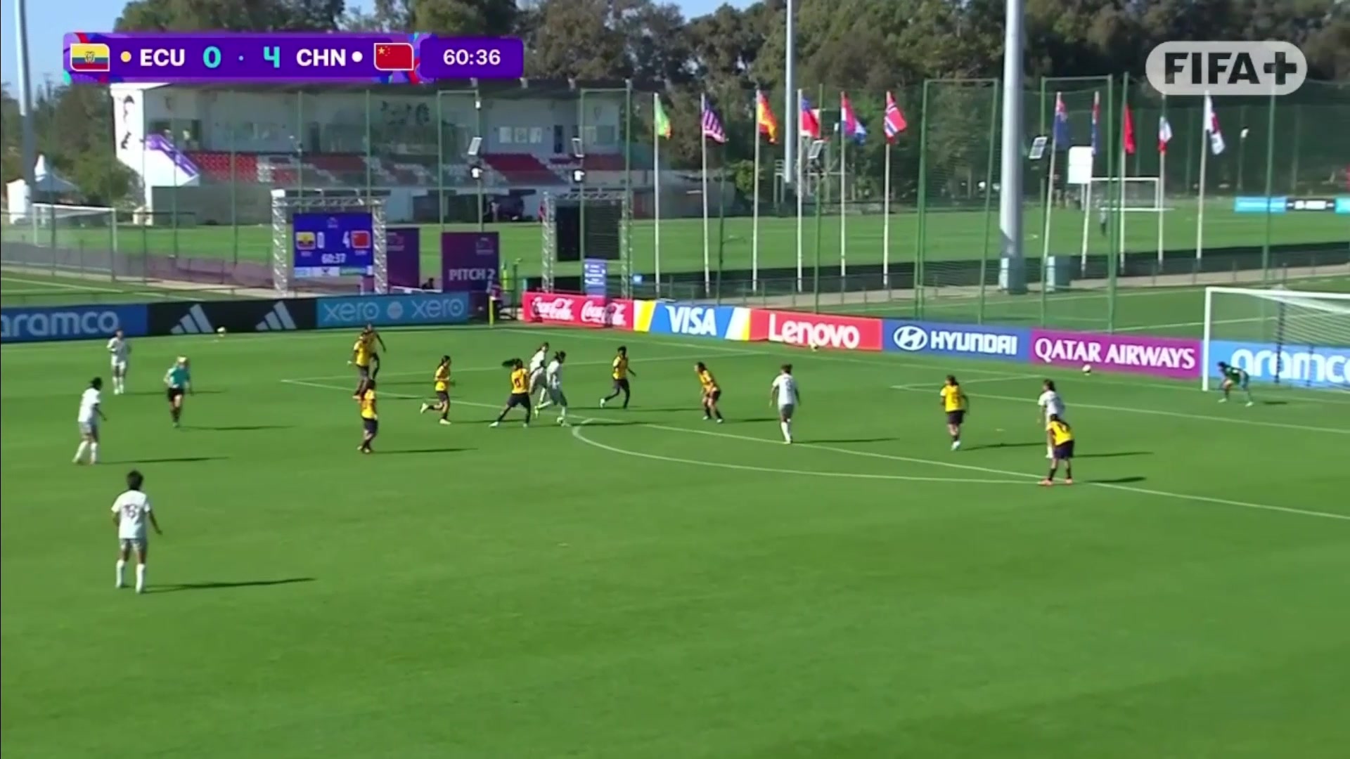 可惜了周欣怡點球擊中立柱彈出