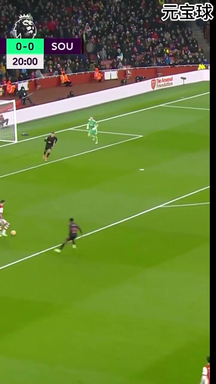 一下不多行云流水阿森納標準的美麗足球同頻滑跪慶祝