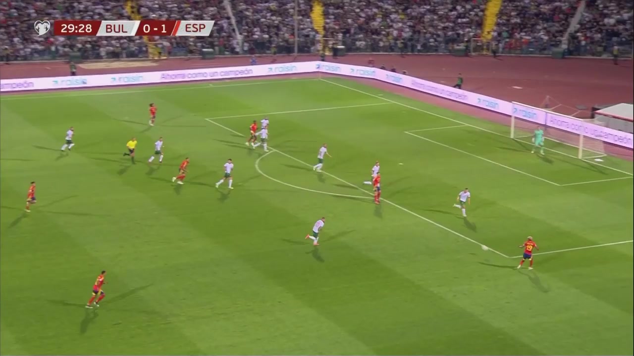 西班牙再下一城保加利亞解圍不遠(yuǎn)庫(kù)庫(kù)雷利亞禁區(qū)內(nèi)抽射破門(mén)