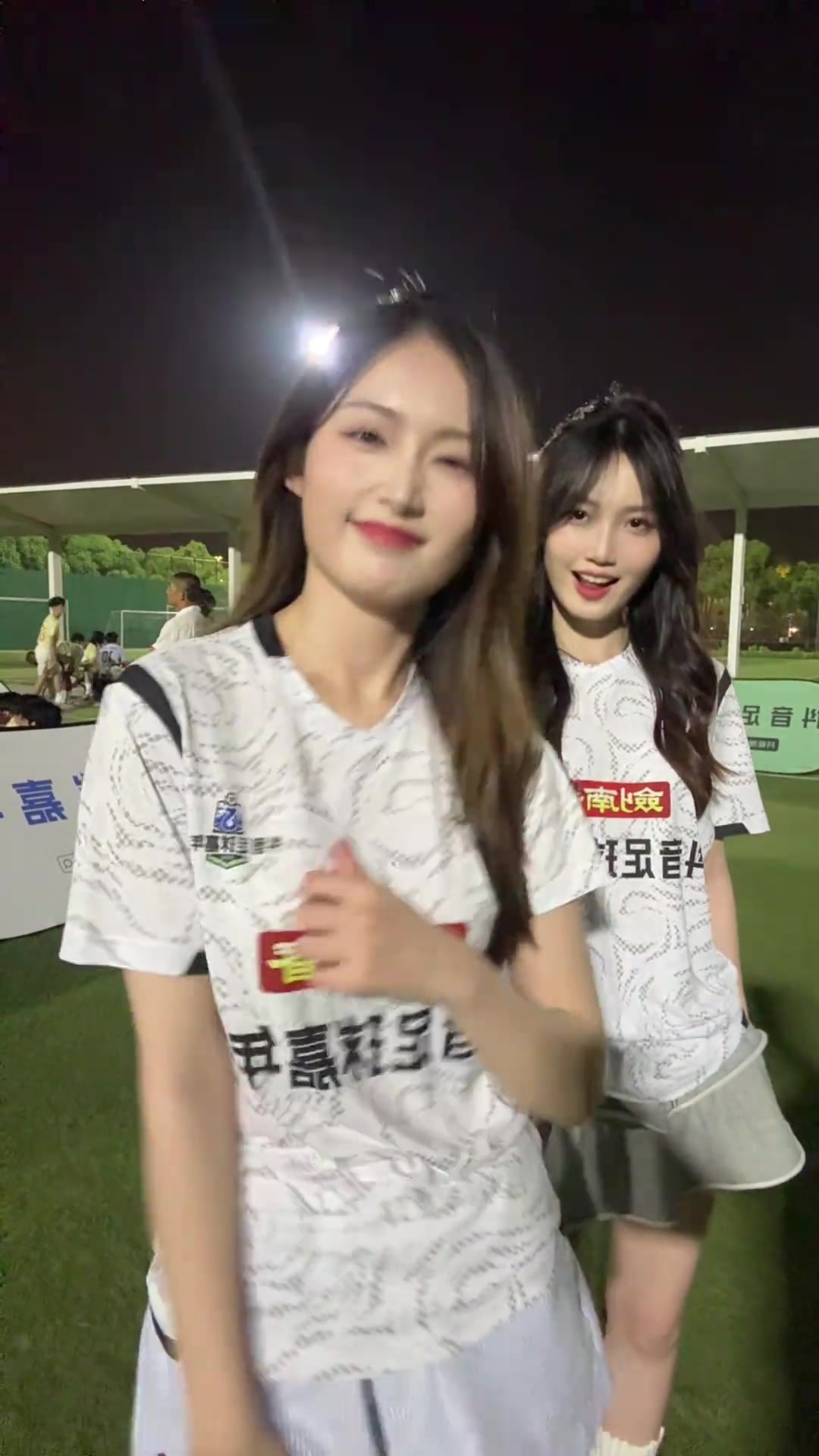 有點(diǎn)曖昧如果她倆同時(shí)追求我我該選擇拜仁還是多特