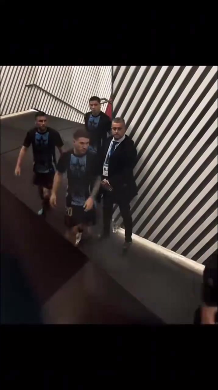 看幾次都覺得震撼阿根廷眾多青年才俊列隊等待梅西出場