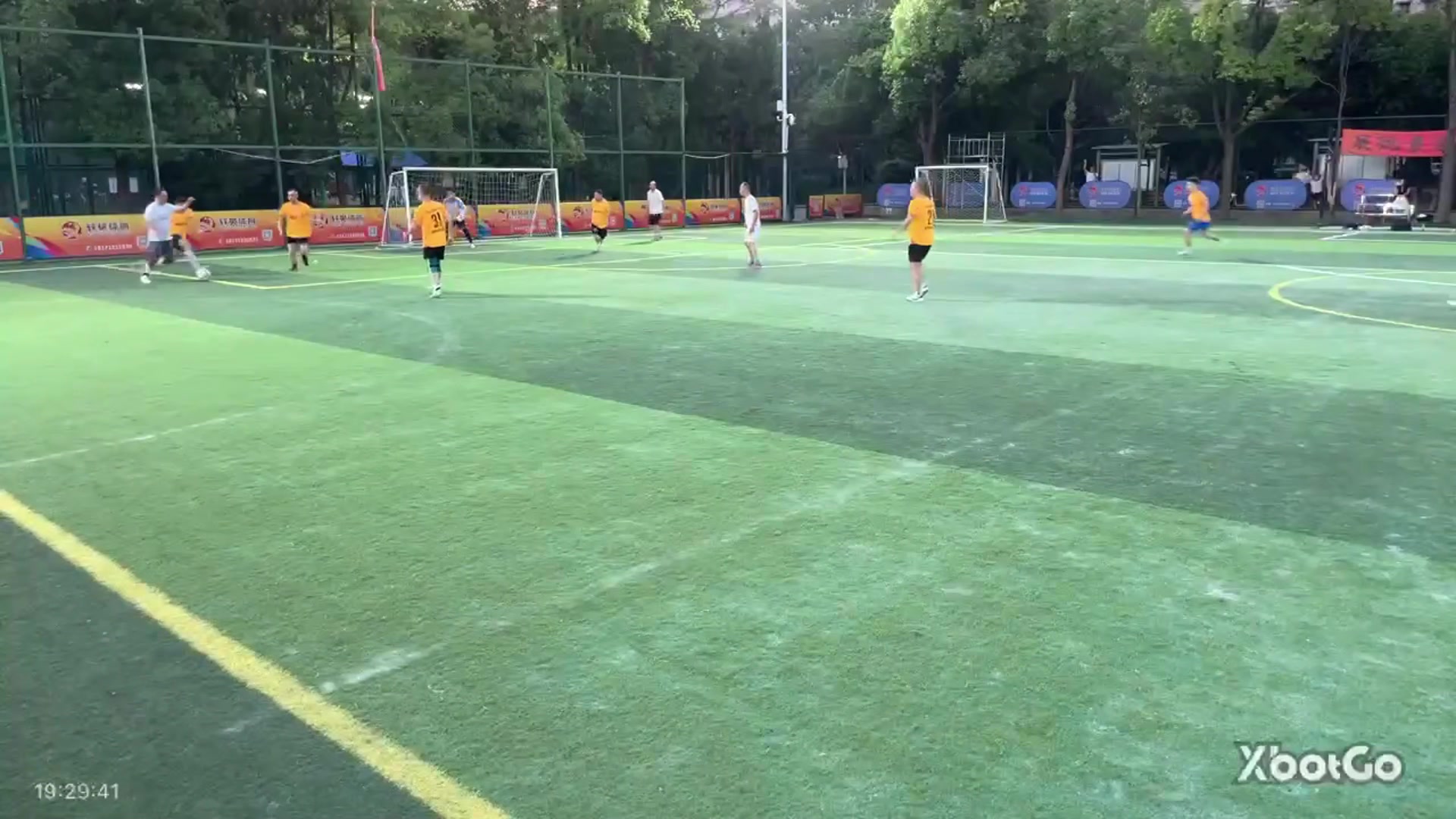 業(yè)余賽場球員猝倒揪心祈禱不禁讓人想起當(dāng)年的埃里克森