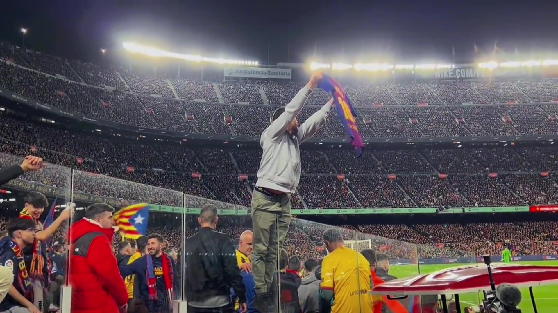 王子公園4.5萬(wàn)人噓梅西怎可能蓋過(guò)諾坎普十萬(wàn)人吶喊助威