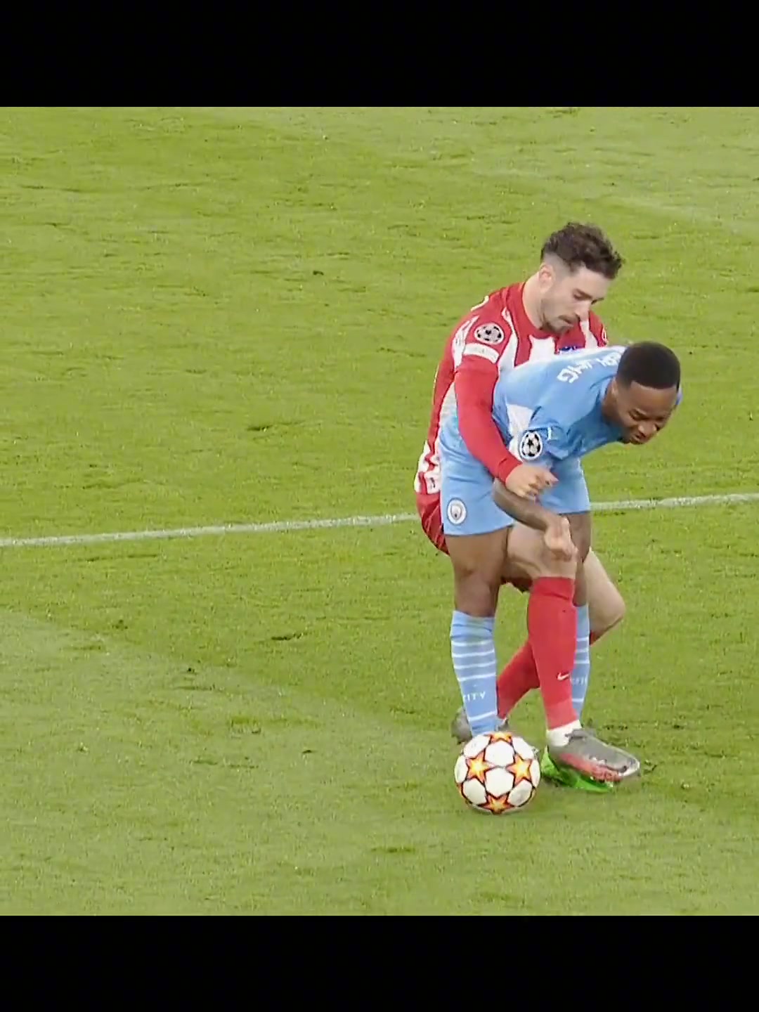 斯特林這一刻突然不快樂(lè)了