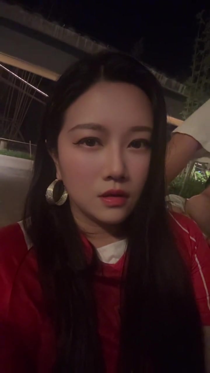 賽后蓉城女球迷暴怒我什么都不想說了