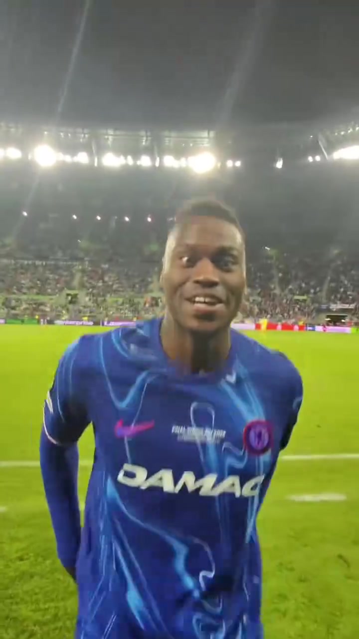 不當喜劇演員可惜了名場面拉維亞鏡頭下的巴迪亞西勒