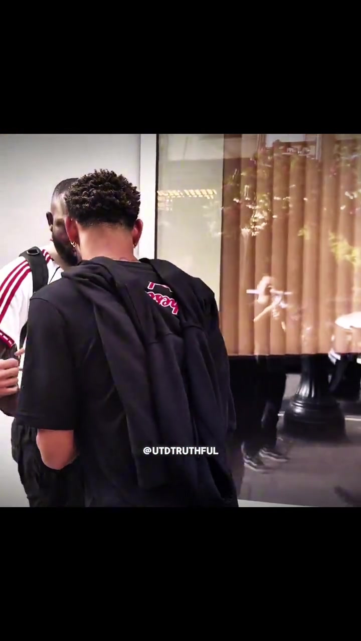 國外球迷分享庫尼亞人真的很Nice就算很著急也會為球迷簽名