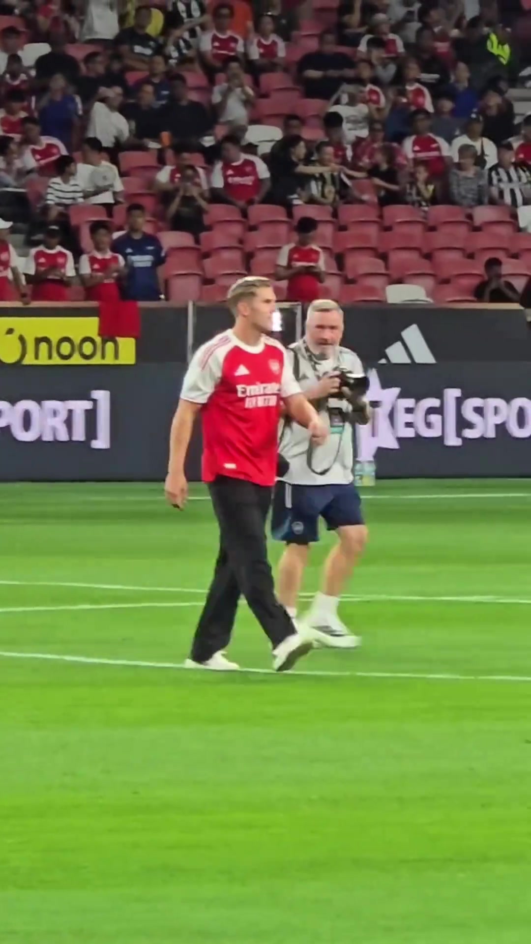 太帥了阿森納新援約克雷斯身穿14號球衣正式亮相