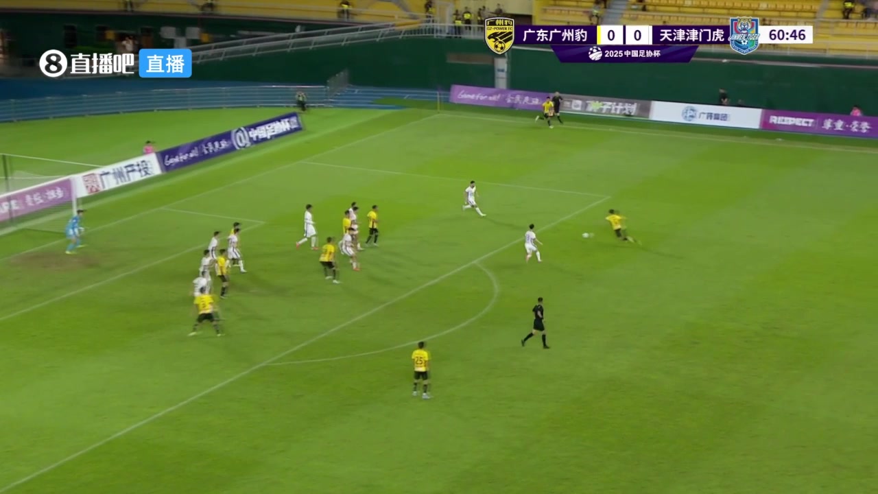 角球造混亂馬俊亮混戰(zhàn)破門廣州豹1-0領(lǐng)先津門虎