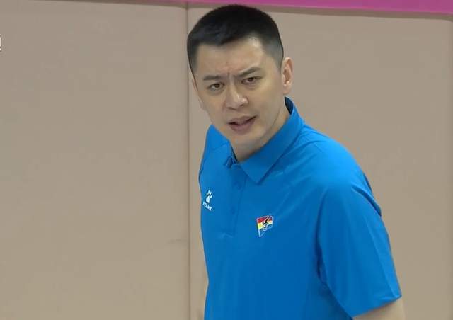 狂贏50分！遼籃全運(yùn)開(kāi)門(mén)紅，楊鳴不留情面，俞澤辰爆發(fā)，付豪20分