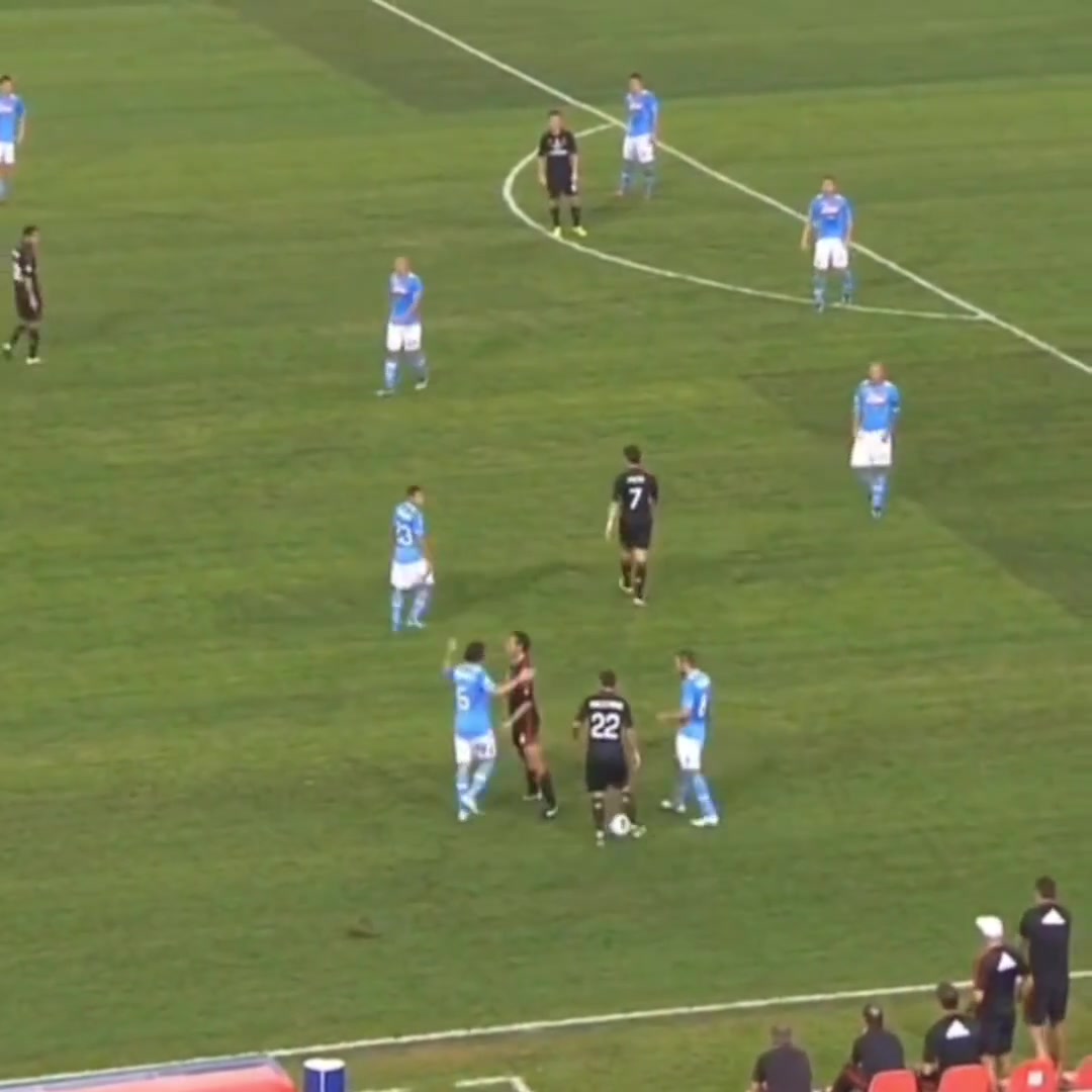 人是內(nèi)斯塔打的牌是加圖索吃的名場面合集文質(zhì)彬彬米蘭人