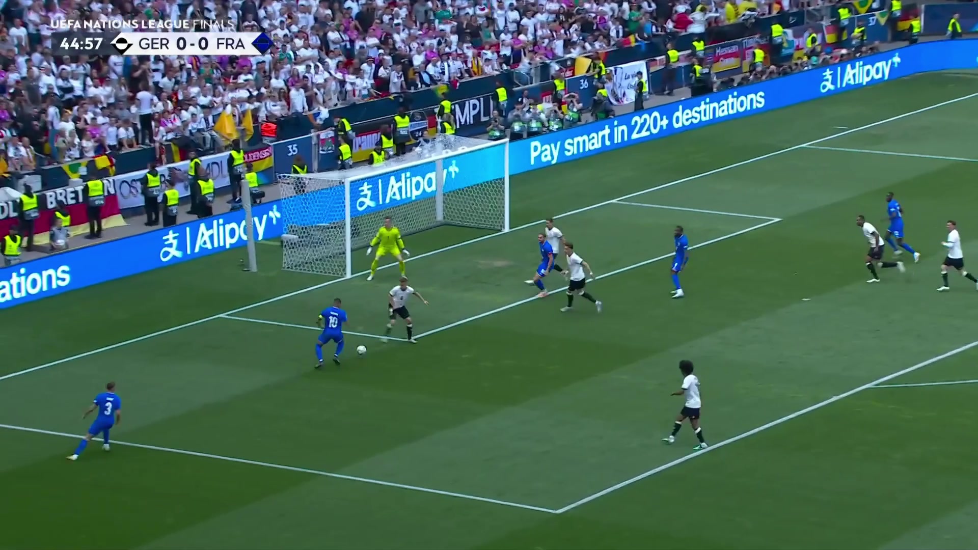 這就是球星能力姆巴佩接長傳后一停一扣打門破僵