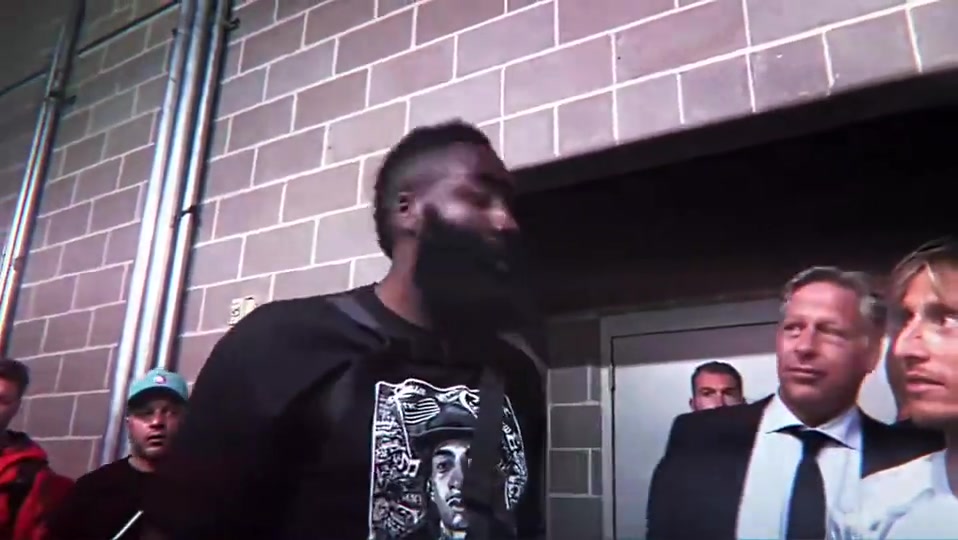 哈登皇馬是世界最棒的莫德里奇你要不要看看旁邊的拜仁