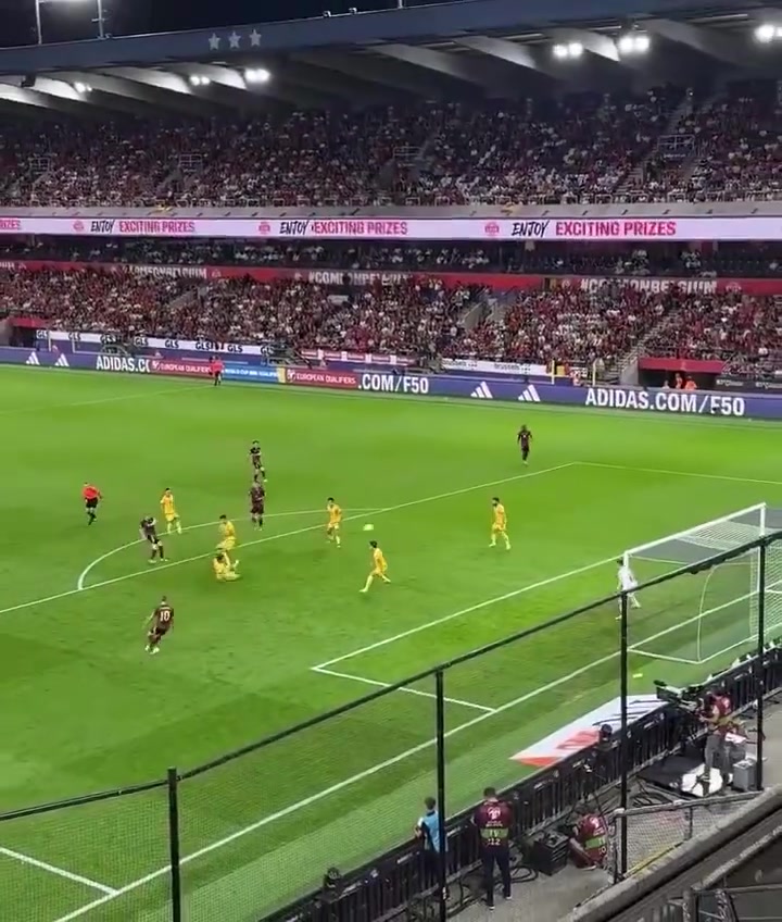 石破天驚現(xiàn)場視角看德布勞內(nèi)的爆射死角世界波依舊犀利