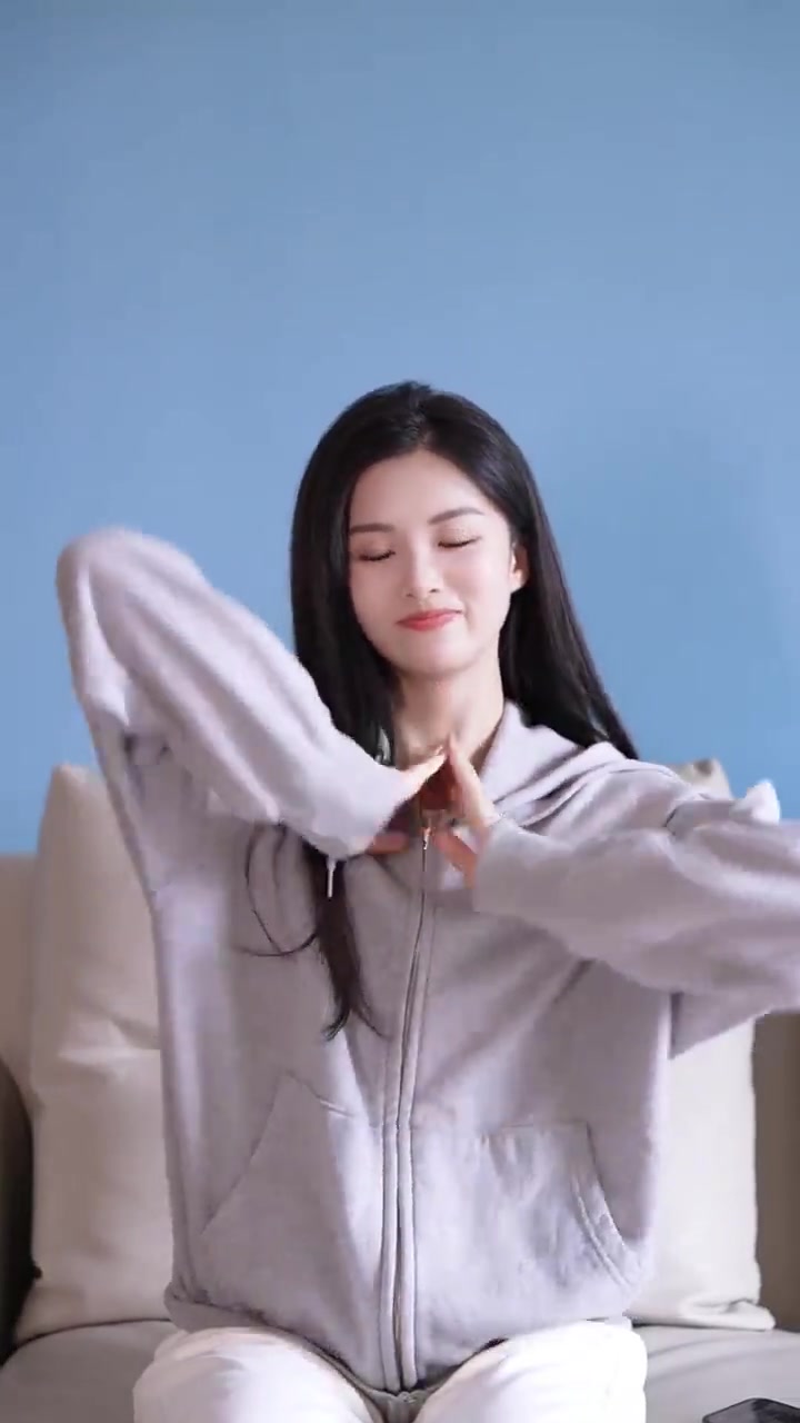 好久不見美女主播林夢鴿越來越漂亮了