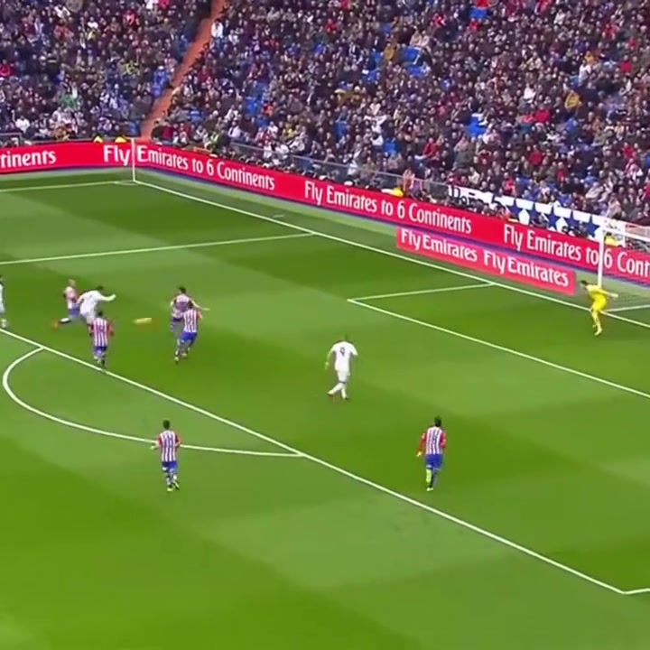 純粹的暴力美學(xué)C羅與齊達內(nèi)合作的第一個賽季單兵天花板