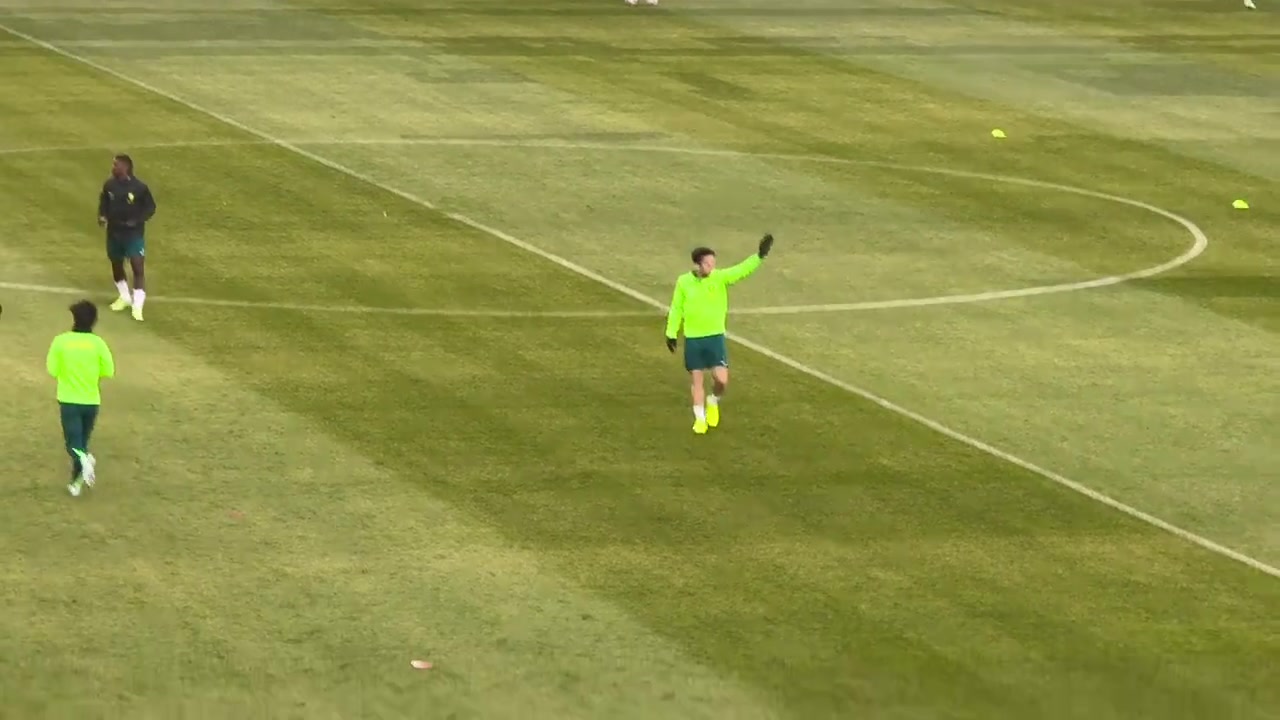 用進(jìn)球送亞泰實(shí)拍亞泰舊將塞鳥(niǎo)賽前還曾接受長(zhǎng)春球迷掌聲致意