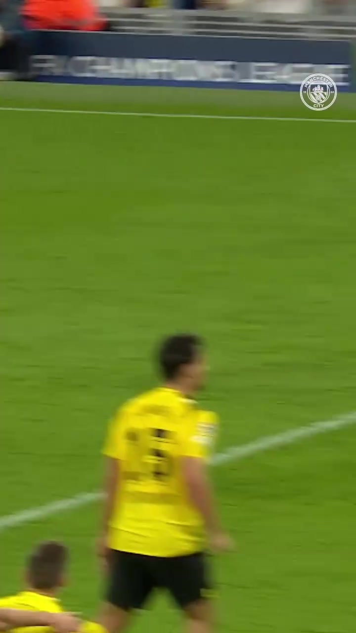 面對舊主自然要全力以赴名場面哈蘭德的超級英雄式進球