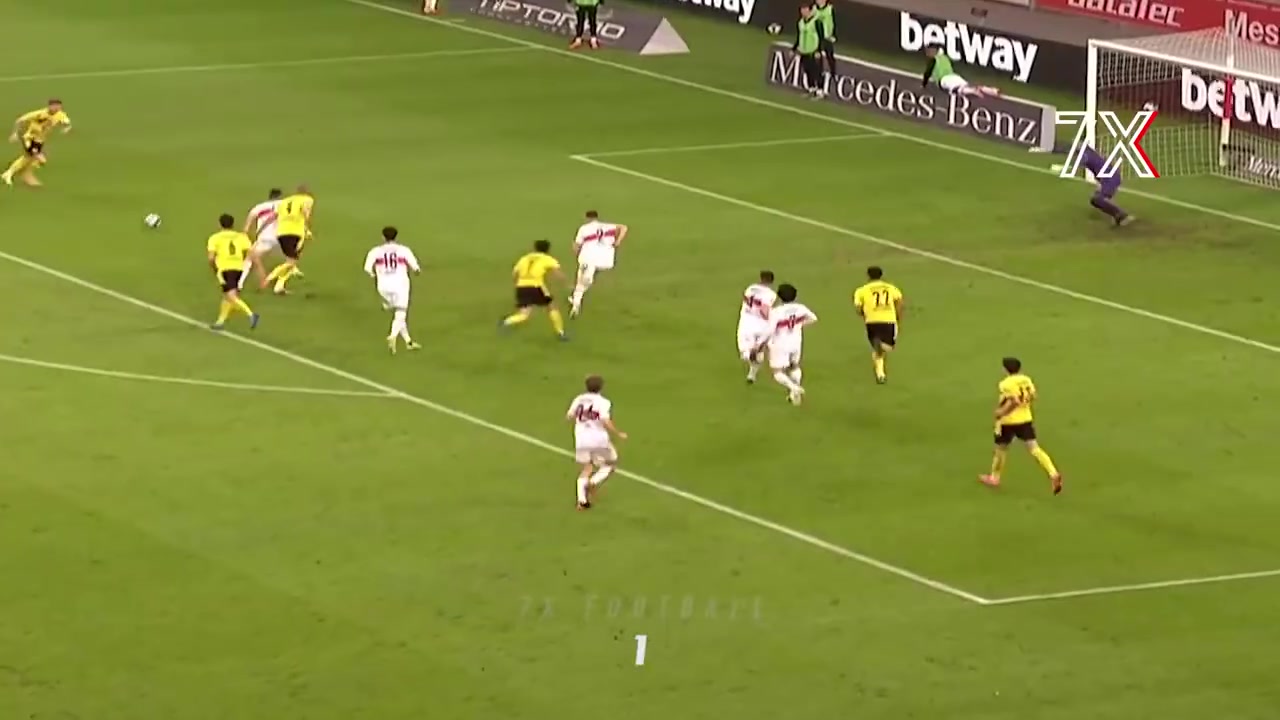 今日狂轟5球回顧哈蘭德多特時(shí)期的炫技時(shí)刻