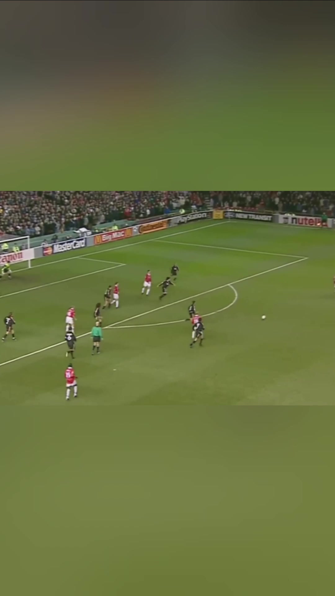 小貝非常罕見的進(jìn)球方式禁區(qū)前連過皇馬三人破門